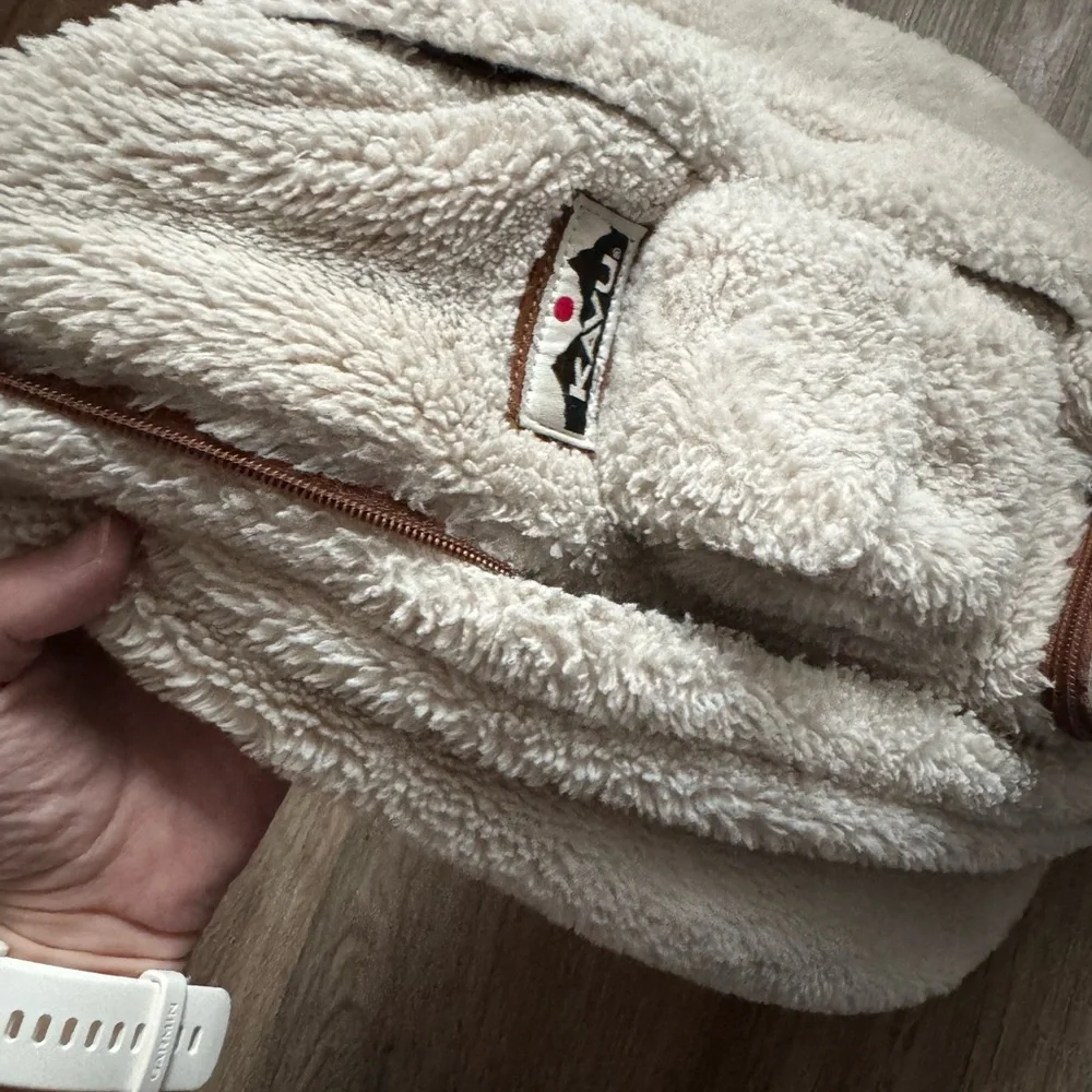 KAVU original Sherpa fuzz snug Cream Sling Bag